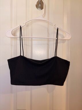 SHEIN Black Ribbed Spaghetti Strap Crop Top